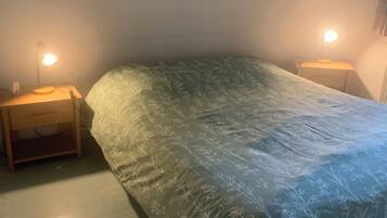 2 slaapkamers, een strijkplank/strijkijzer, wifi, beddengoed