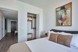 10 bedrooms, desk, iron/ironing board, travel crib