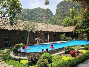 Piscine extérieure
