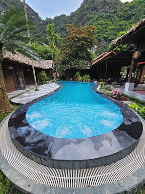 Outdoor pool - An Riverside Ecolodge (Hoa Lu)