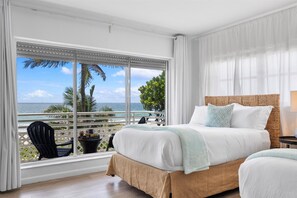 3 bedrooms, iron/ironing board, travel crib, free WiFi - Secluded Villa • Heated Pool & Exclusive Beach Access (Fort Lauderdale)