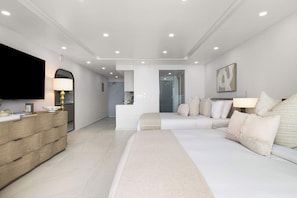 Strykjärn/strykbräda, resesäng, wi-fi och sängkläder