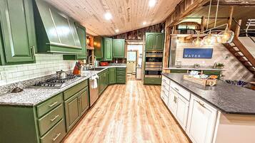 Fridge, microwave, oven, coffee/tea maker