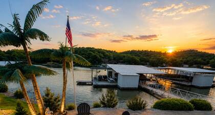 Lakefront 5BD/3BA/Dock/Firepit/Pet Friendly-17PP