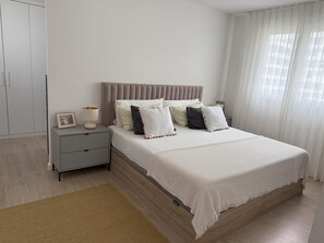 3 quartos, ferros/tábuas de passar roupa, Wi-Fi de cortesia