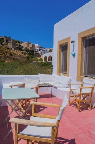 Sea View Patmos 2 Bd Flat with Balcony