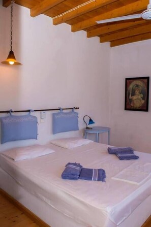 2 habitaciones, tabla de planchar con plancha, wifi y ropa de cama