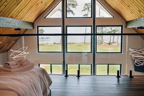 4 habitaciones, tabla de planchar con plancha, cuna de viaje y wifi