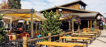 10min to Downtown Bend Chic 2bdr