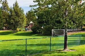 Sport court - 10min to Downtown Bend Chic 2bdr (Bend)