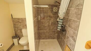 Cottage | Phòng tắm | Buồng tắm vòi sen