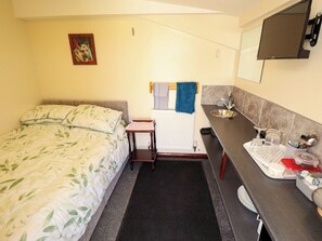 Cottage | 1 bedroom, individually decorated, individually furnished, free WiFi