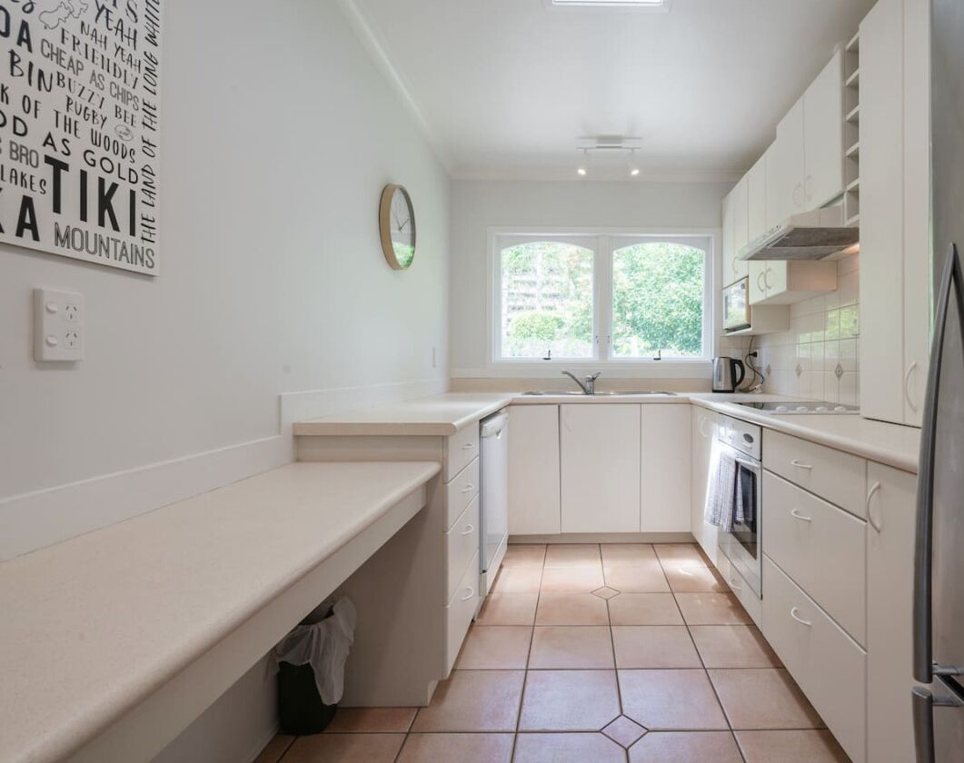 冰箱、微波炉、烤箱、炉灶