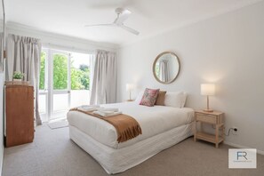 3 bedrooms, desk, iron/ironing board, free WiFi