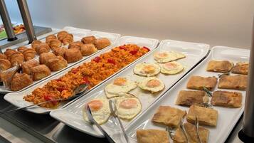 Free daily buffet breakfast