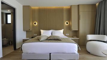 Minibar, caja fuerte, escritorio y espacio para trabajar con un portátil