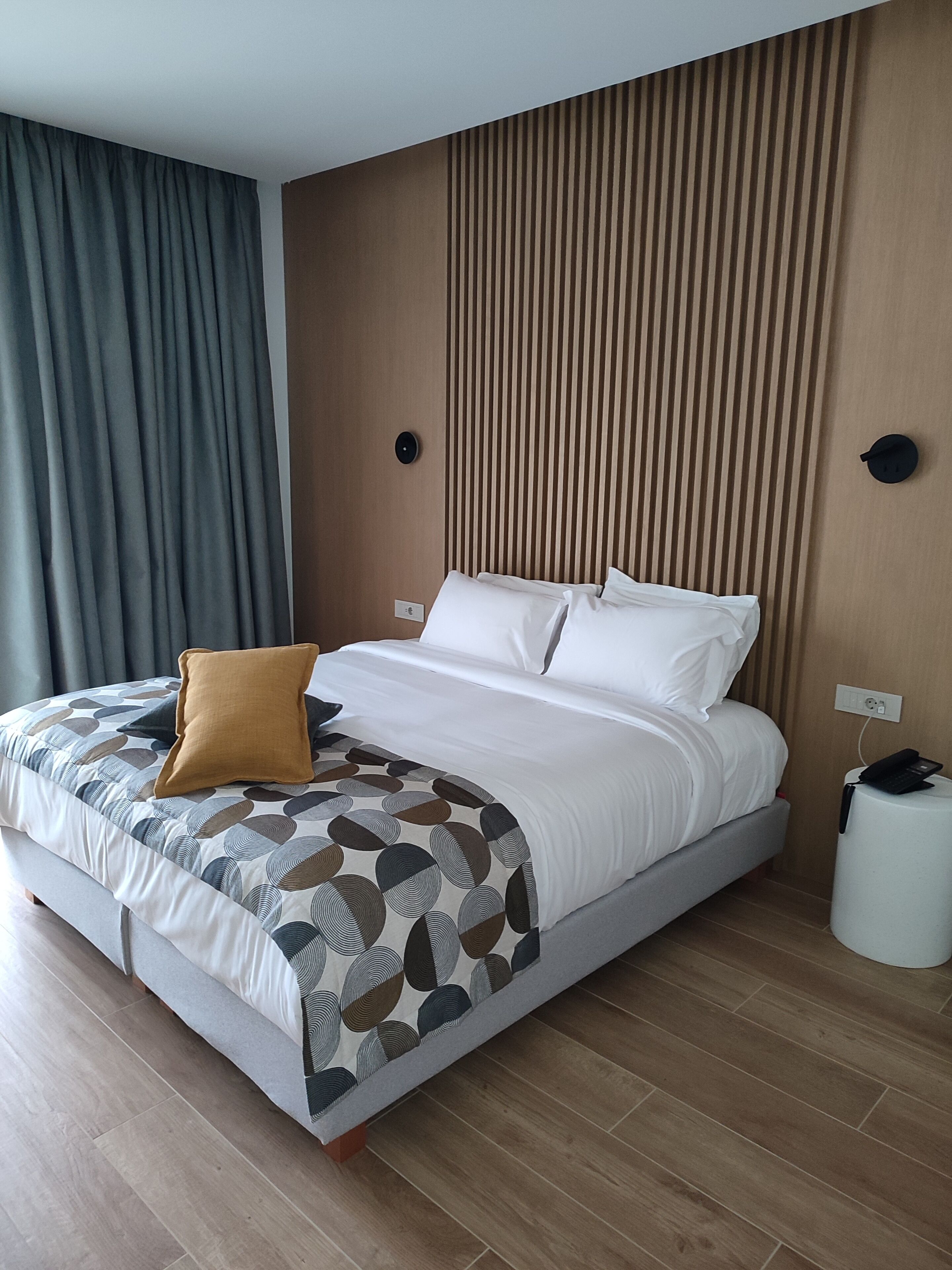 Chambre Deluxe Double ou avec lits jumeaux, balcon, vue jardin