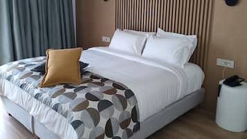 Chambre Deluxe Double ou avec lits jumeaux, balcon, vue jardin