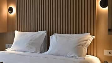 Executive Suite, Balcony, Garden View | Minibar, in-room safe, desk, laptop workspace