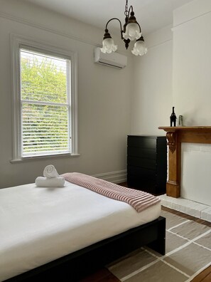 2 多间卧室、WiFi、床单