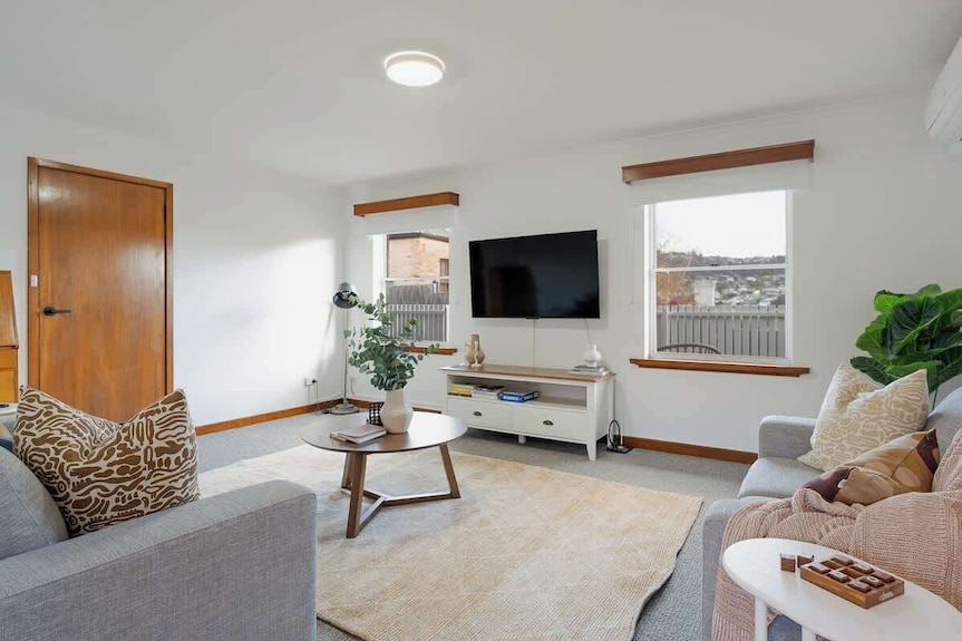 Central Cosy Townhouse + Parking - ローンセストン