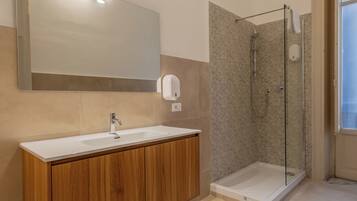 ํจ๋ฐ๋ฆฌ ์ฟผ๋๋ฃธ | ์์ค | ํค์ด๋๋ผ์ด์ด, ํ์, ๋น๋, ์ดํธ