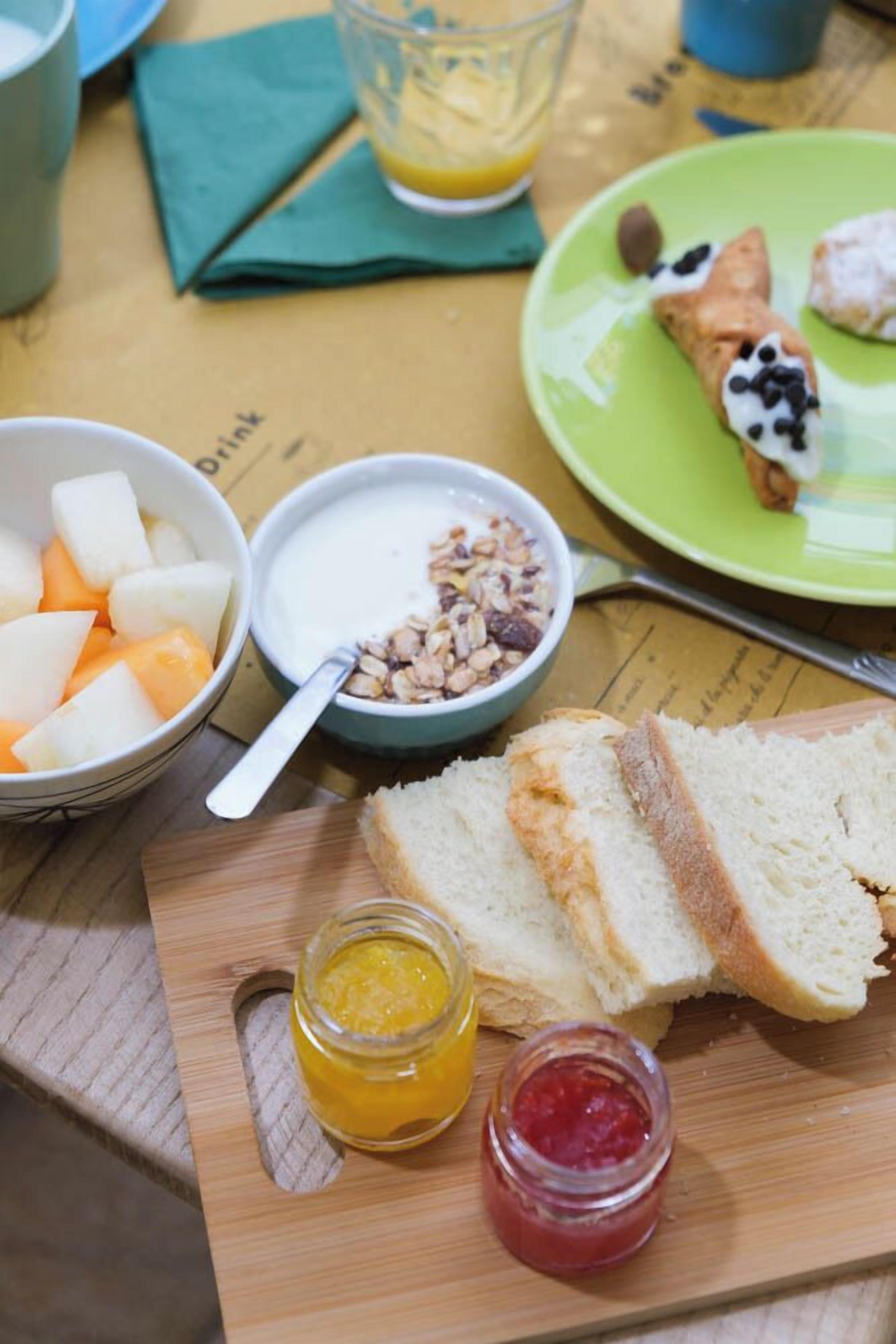 매일 유럽식 아침 식사(1인당 EUR 10)