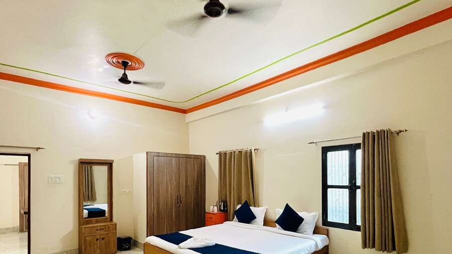 Kashi Palace Hotel and Banquet