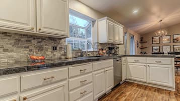 House, Multiple Beds, Hot Tub, Mountain View (The Lena House) | Private kitchen | Fridge, microwave, stovetop, dishwasher