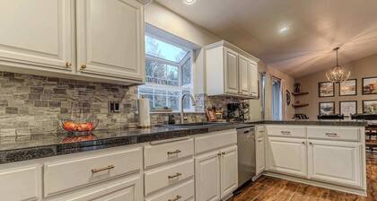 Hot Tub Pool Table Deck With Pilot Butte Views