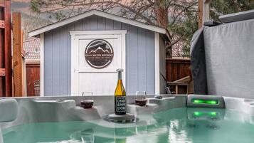 House, Multiple Beds, Hot Tub, Mountain View (The Lena House) | Pool