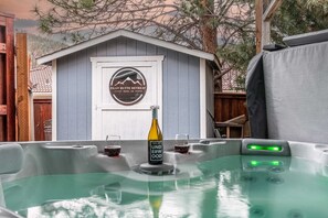 House, Multiple Beds, Hot Tub, Mountain View (The Lena House) | Pool