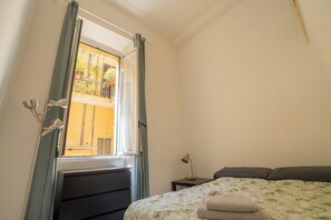 2 chambres, fer et planche à repasser, Wi-Fi, draps fournis