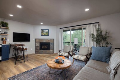 Alpenglow Haus - Stay for 4!