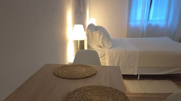 Free WiFi, bed sheets