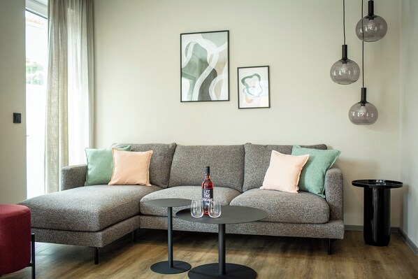 Apartment, Balkon | Wohnbereich