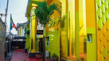 Fachada de la propiedad