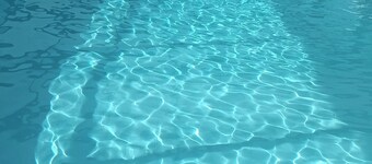 Apartment with pool