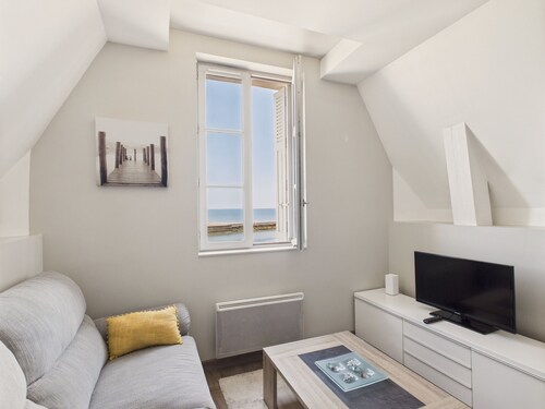 Apartment for 4 with ocean view