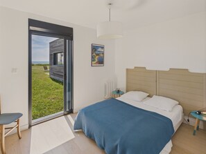 3 bedrooms - Sea view, beach access, 6 adults and 1 child (Plovan)