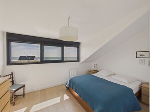 3 bedrooms - Sea view, beach access, 6 adults and 1 child (Plovan)