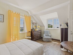 4 chambres, fer et planche Ă repasser
