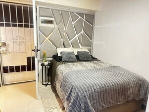 1 Schlafzimmer, Schreibtisch, Bügeleisen/Bügelbrett, kostenloses WLAN