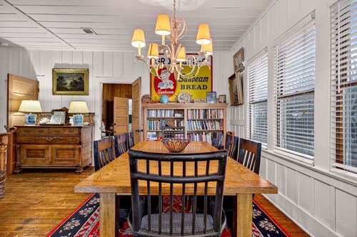 Ebbtide 7BR Historic Beach Cottage Steps from the Ocean by Tybee Cottages