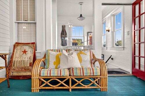 Ebbtide 7BR Historic Beach Cottage Steps from the Ocean by Tybee Cottages