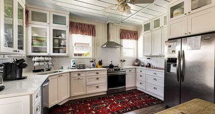 Ebbtide 7BR Historic Beach Cottage Steps from the Ocean by Tybee Cottages
