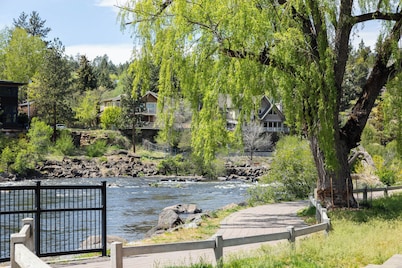 At the River - Beautiful Stay, Amazing River View