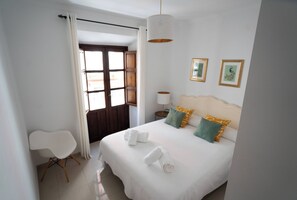 Blackout curtains, iron/ironing board, free WiFi - El Marqués San Juan (Málaga)