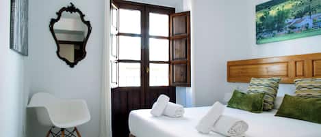 Apartamento en planta superior | Blackout drapes, iron/ironing board, free WiFi