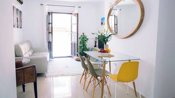 Appartement Familial, vue ville | Coin séjour | Télévision à écran plat